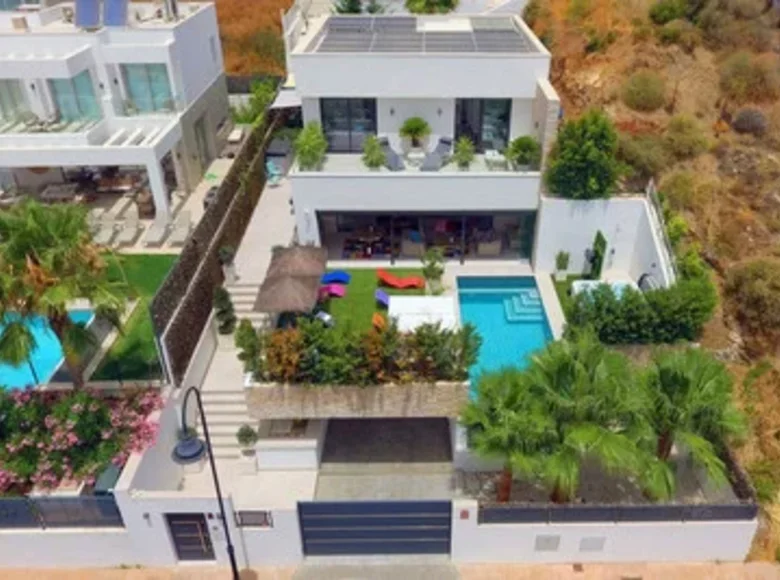 Haus 5 Schlafzimmer 400 m² Mijas, Spanien