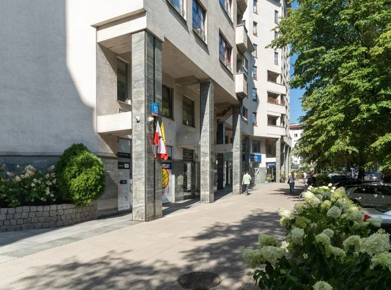 Commercial property 3 rooms 74 m² in Warsaw, Poland