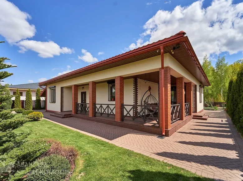 Dom wolnostojący 165 m² Moczuliszcze, Białoruś