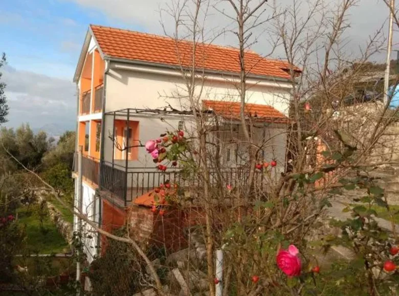 Дом 3 спальни 100 м² Добра Вода, Черногория