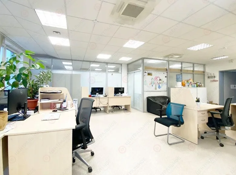 Bureau 674 m² à Minsk, Bélarus