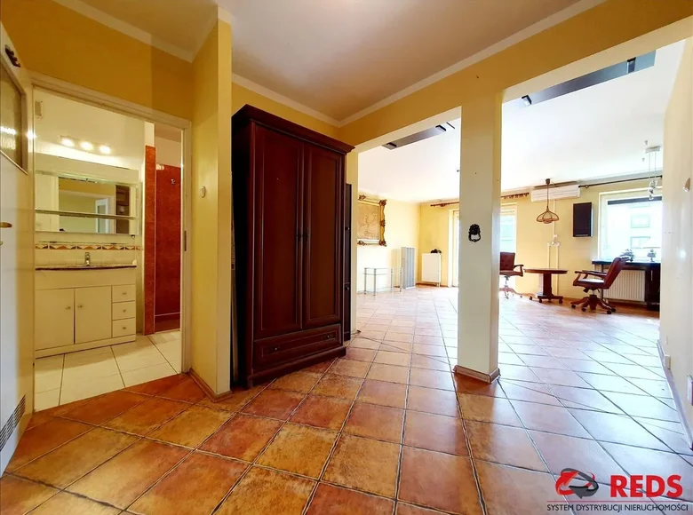 Mieszkanie 3 pokoi 73 m² Warszawa, Polska