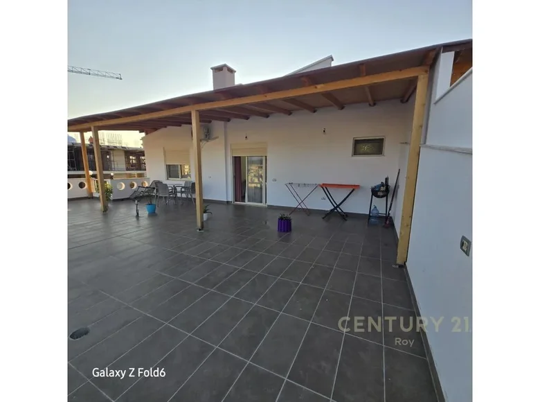 Пентхаус  Golem, Албания