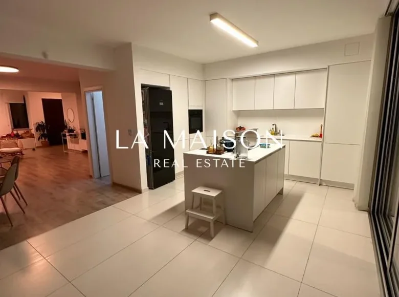 Haus 4 Schlafzimmer 220 m² in Nikosia, Zypern