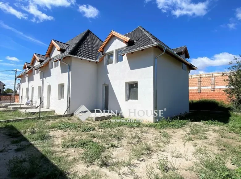 House 1 bathroom 66 m² in Central Hungary, All countries