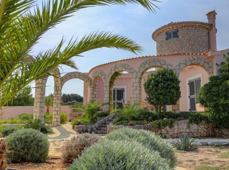 4 bedroom house 255 m² Silba, Croatia