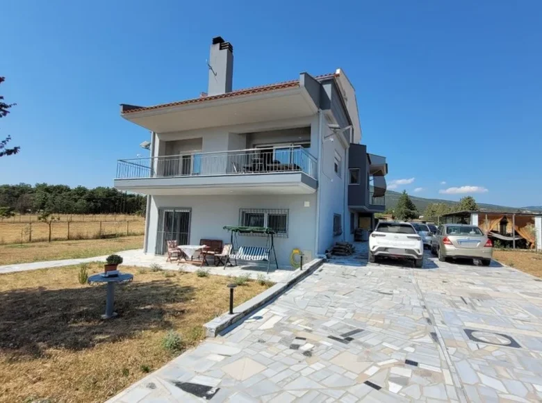 Villa de 4 dormitorios 320 m² Agia Paraskevi, Grecia