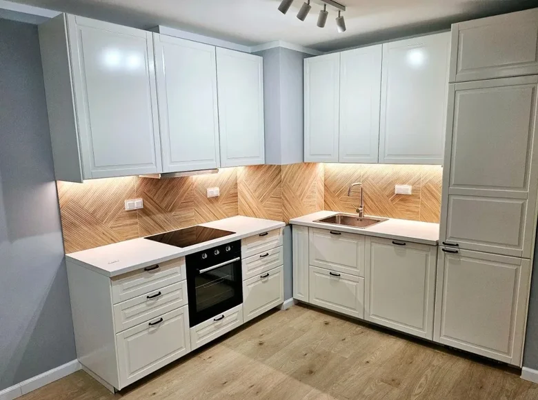 Mieszkanie 3 pokoi 50 m² w Warszawa, Polska