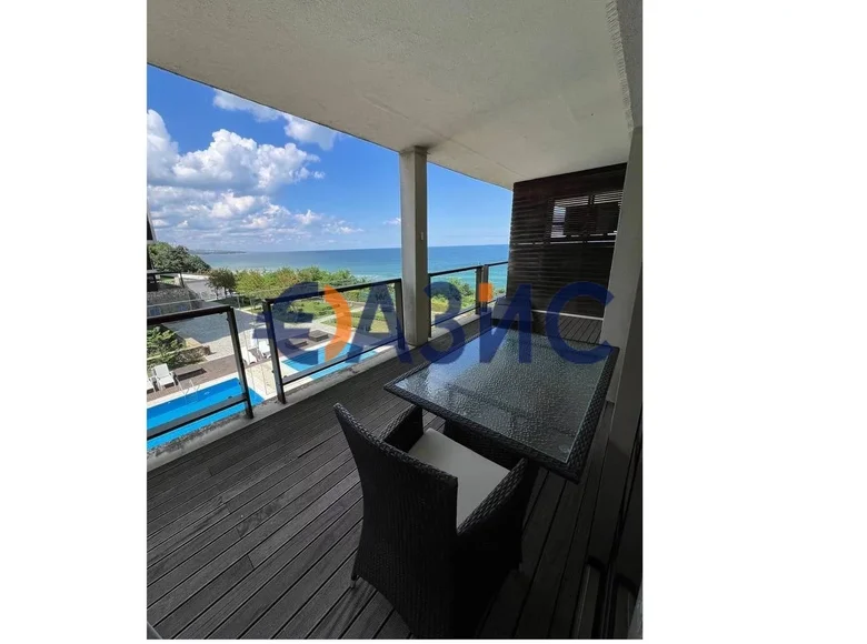 Квартира 3 спальни 120 м² Обзор, Болгария