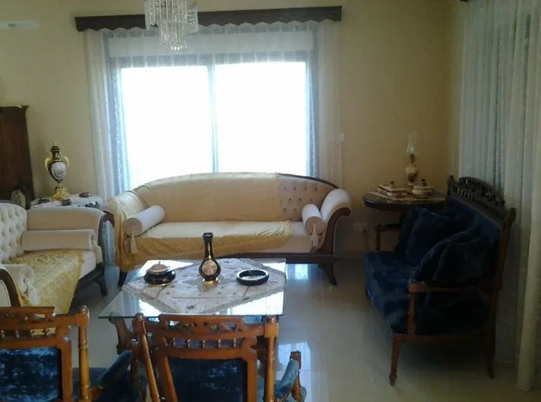 Dom 4 pokoi 200 m² Koinoteta Agiou Tychona, Cypr