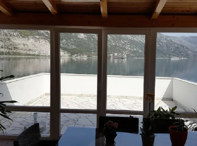6 bedroom house 350 m² Morinj, Montenegro