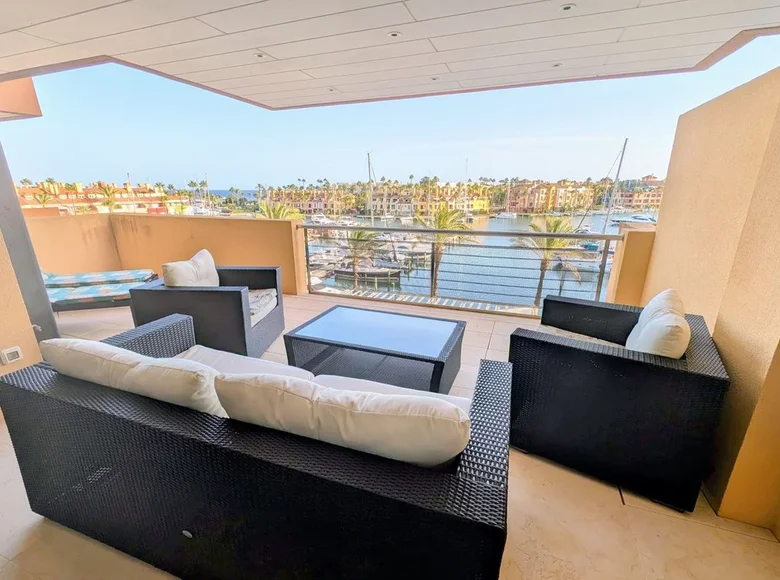 Mieszkanie 2 pokoi 155 m² San Roque, Hiszpania