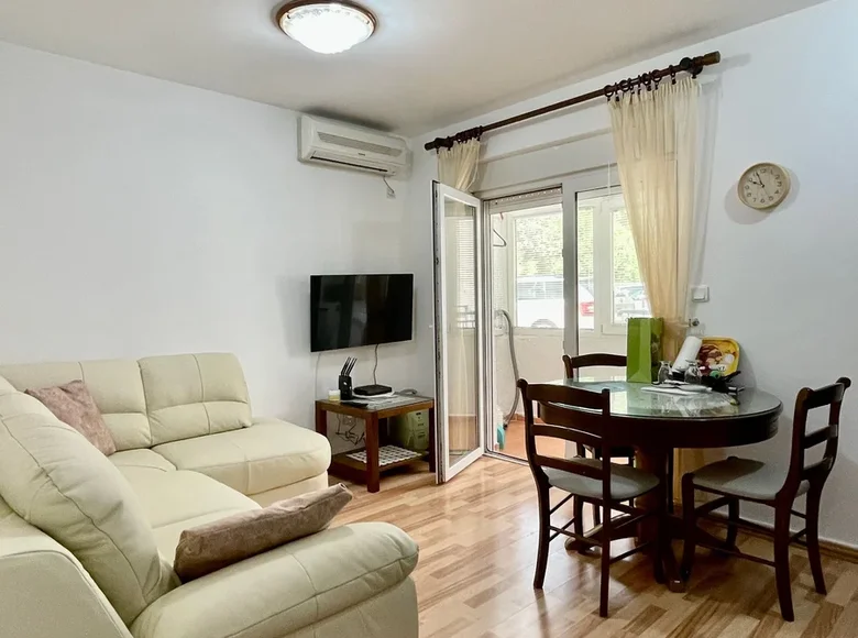 1 bedroom apartment 42 m² in Budva, Montenegro