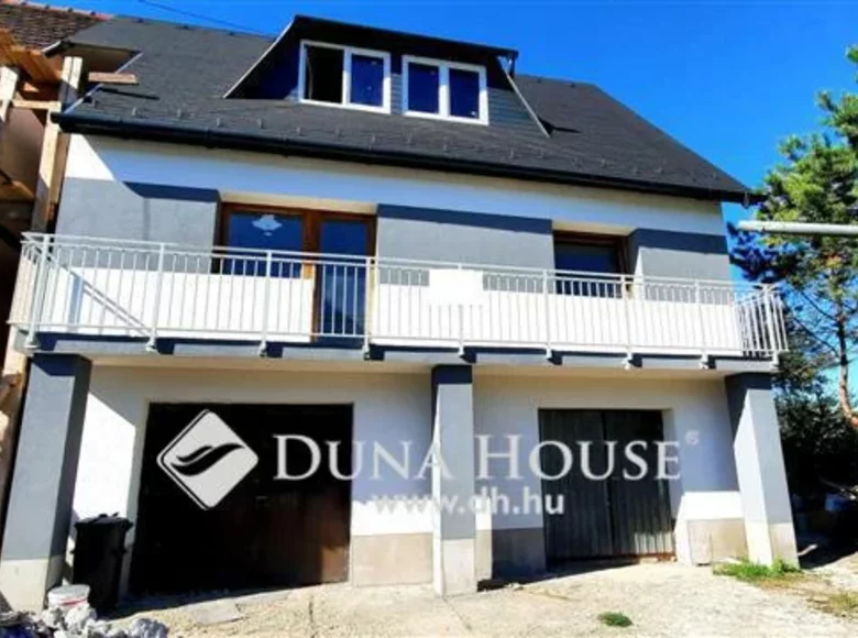 House 2 bathrooms 310 m² in Central Hungary, All countries