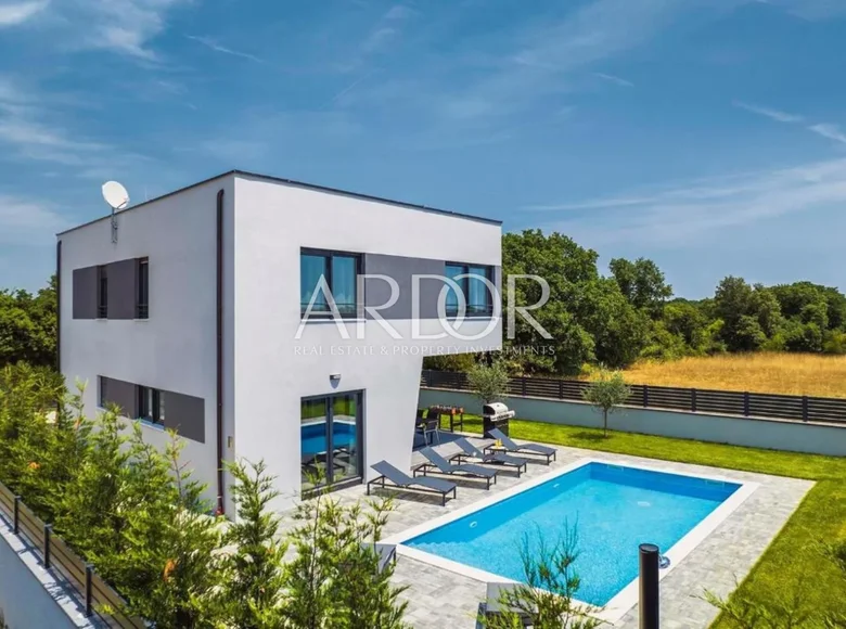 3 bedroom house 180 m² Grad Pula, Croatia