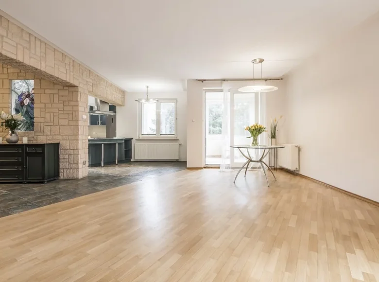 Квартира 5 комнат 133 м² Варшава, Польша