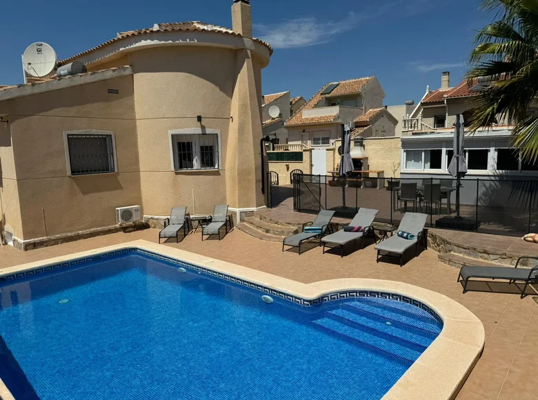 villa de 5 dormitorios 202 m² Urbanizacion Dona Pepa, Španjolska