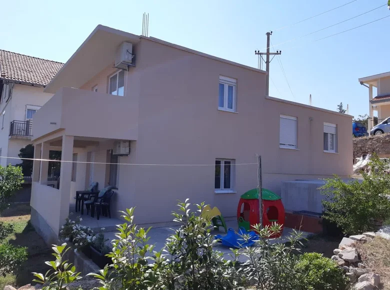 4 bedroom house 140 m² Radovici, Montenegro
