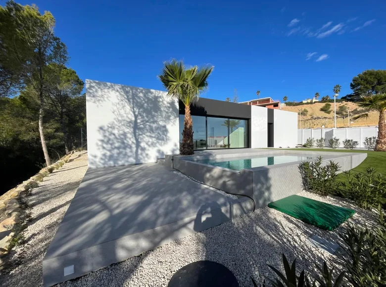 Villa mit 2 Schlafzimmern 171 m² lAlfas del Pi, Spanien
