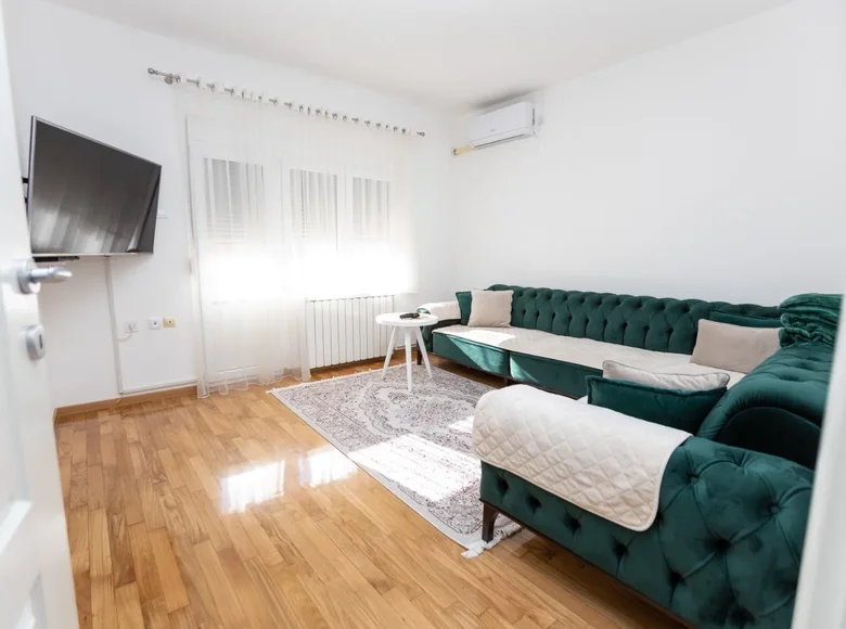 Apartment 7 bedrooms 250 m² Bar, Montenegro