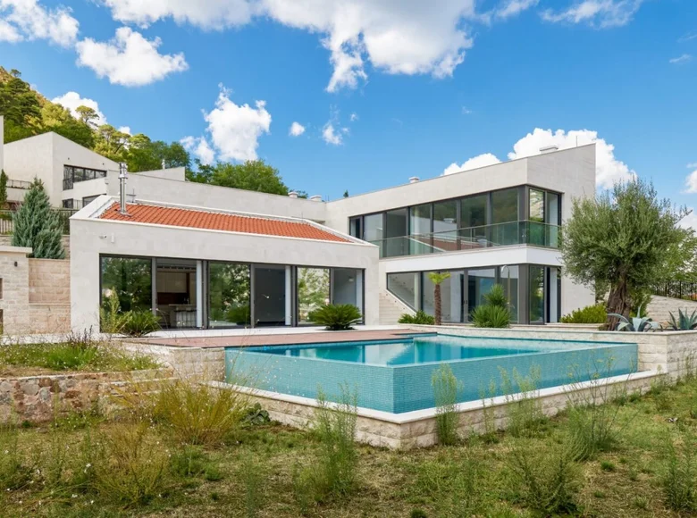 Haus 4 Schlafzimmer 373 m² Prcanj, Montenegro