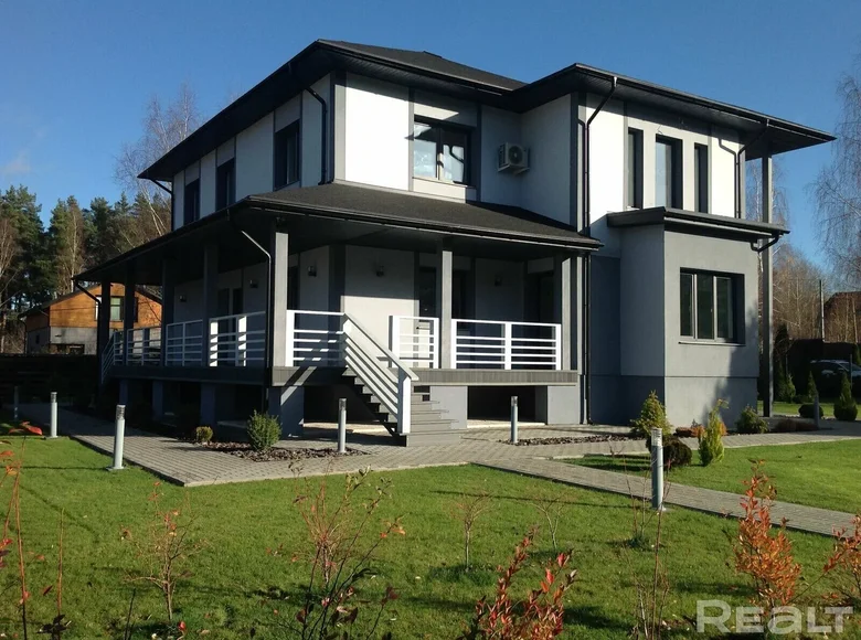 Cottage 382 m² Ratamka, Belarus