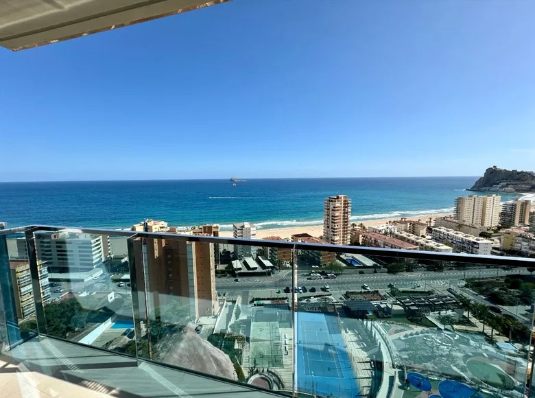 Mieszkanie 2 pokoi 98 m² Benidorm, Hiszpania