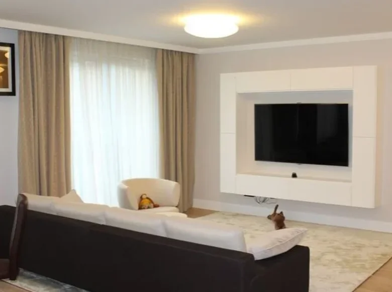 Mieszkanie 5 pokojów  Izhevsk, Rosja