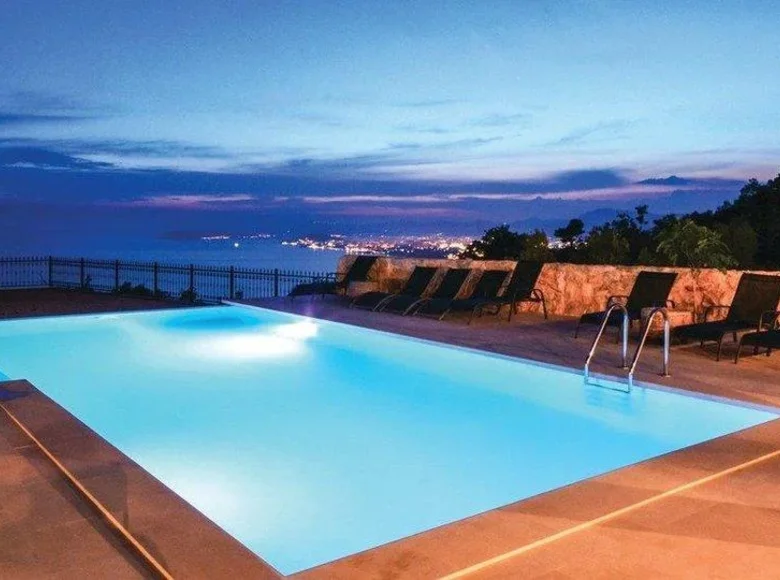 Villa 8 bedrooms 480 m² Grad Split, Croatia