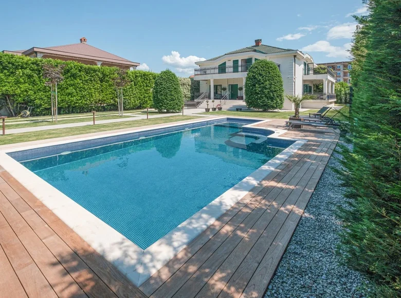 3 bedroom villa 498 m² Podgorica, Montenegro