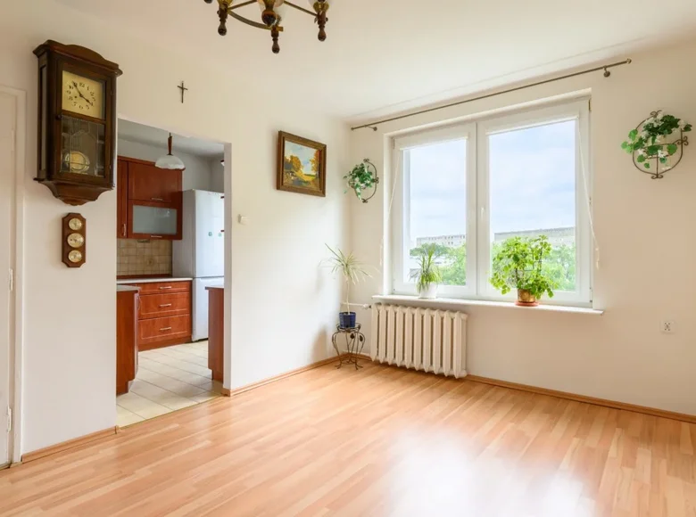 Mieszkanie 4 pokoi 56 m² Warszawa, Polska