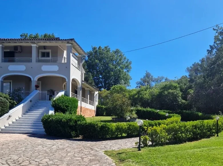 villa de 3 chambres 240 m² Gouviá, Grèce