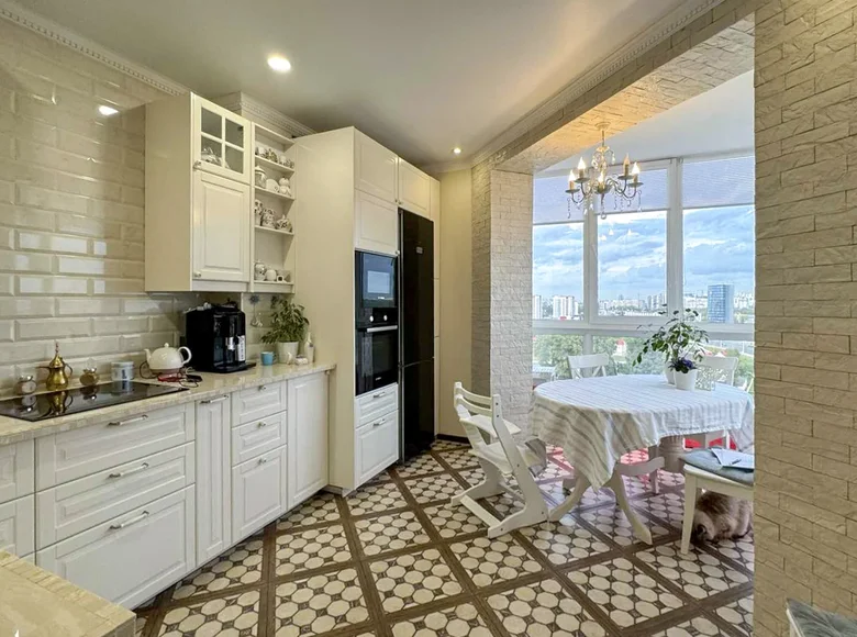 Mieszkanie 3 pokoi 86 m² Mińsk, Białoruś