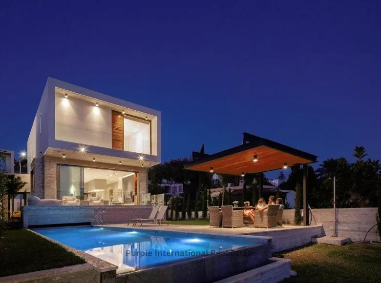 Villa de tres dormitorios 320 m² Chloraka, Chipre