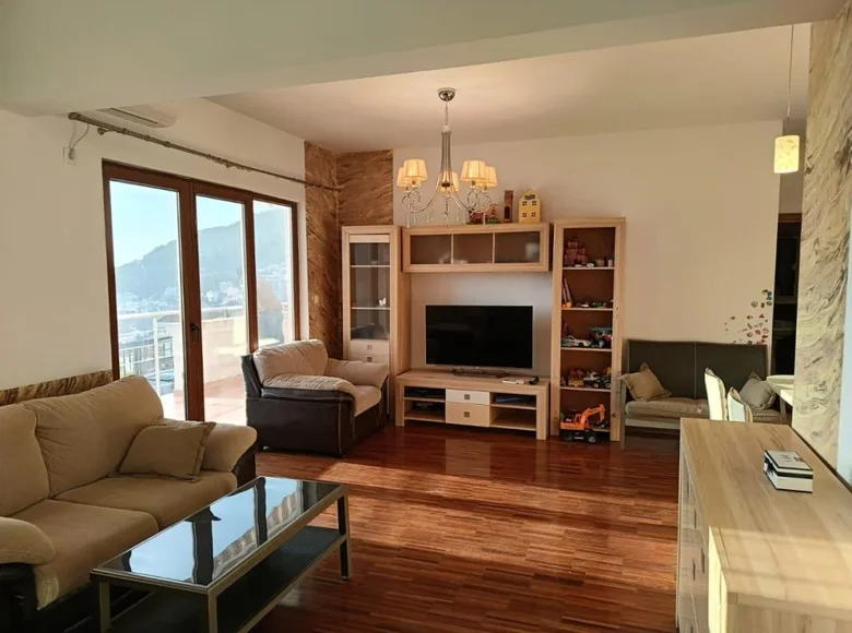 Mieszkanie 2 pokoi 93 m² Petrovac, Czarnogóra