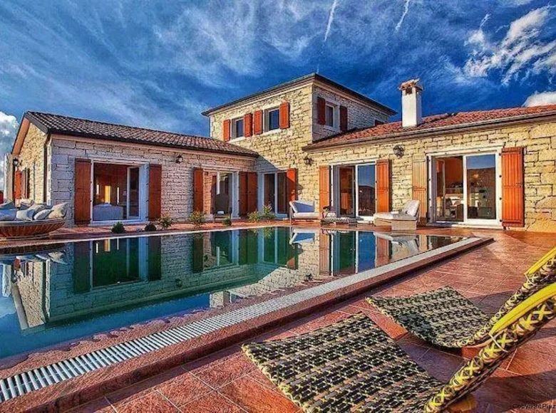 3-Schlafzimmer-Villa 230 m² Rovinj, Kroatien