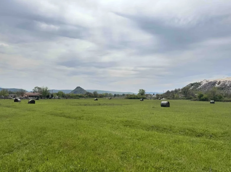 Atterrir  Monténégro, Monténégro