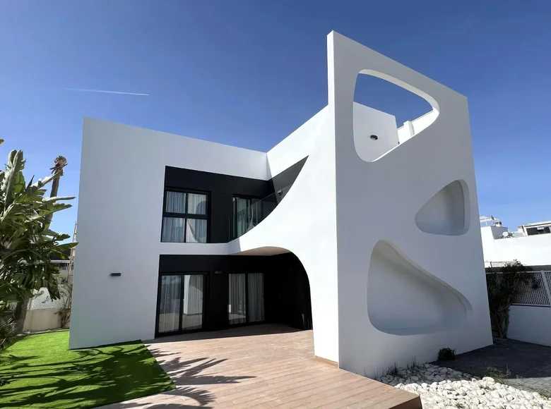 Villa de tres dormitorios 115 m² Urbanizacion Dona Pepa, Španjolska