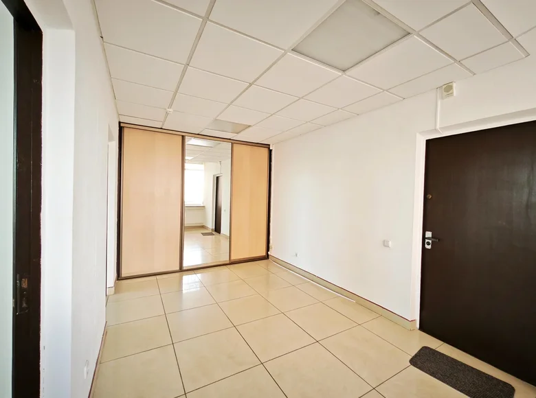 Pomieszczenie biurowe 4 pokoi 49 m² w Mińsk, Białoruś