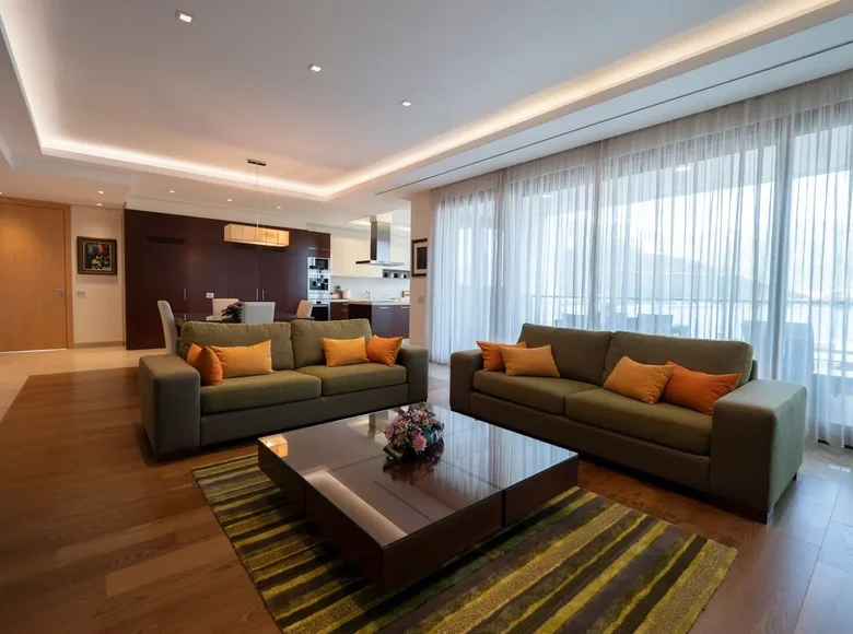 2 bedroom apartment 180 m² in Budva, Montenegro