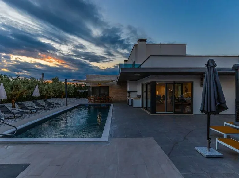 Дом 4 спальни 250 м² Opcina Visnjan, Хорватия