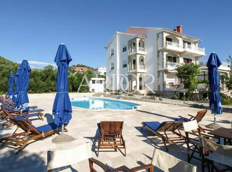 House 12 bedrooms 500 m² Barbat, Croatia