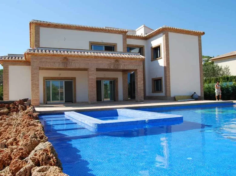 Villa de tres dormitorios 266 m² Javea, Španjolska