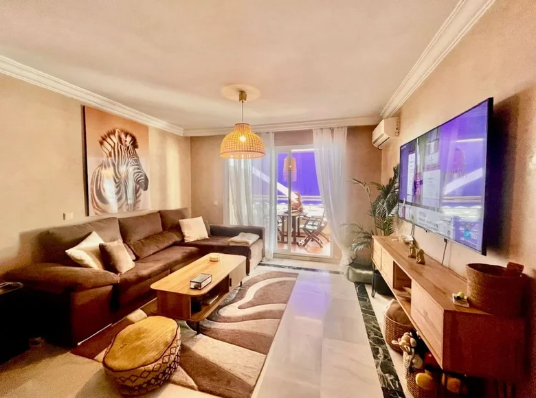 Mieszkanie 3 pokoi 190 m² Madryt, Hiszpania