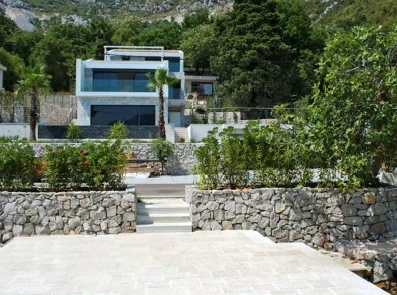 Willa 3 pokoi 660 m² Dobrota, Czarnogóra