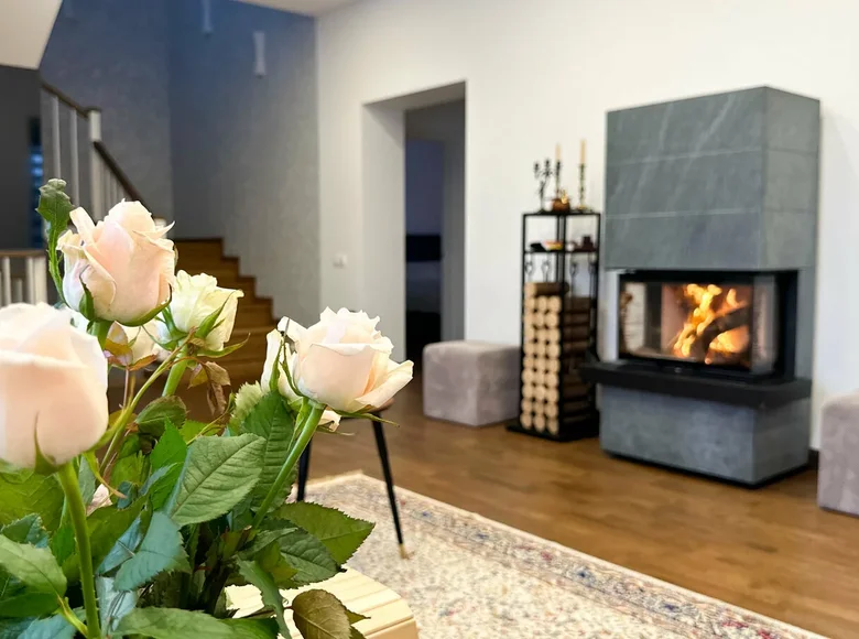 Cottage 290 m² Astrashitskagaradokski rural council, Belarus