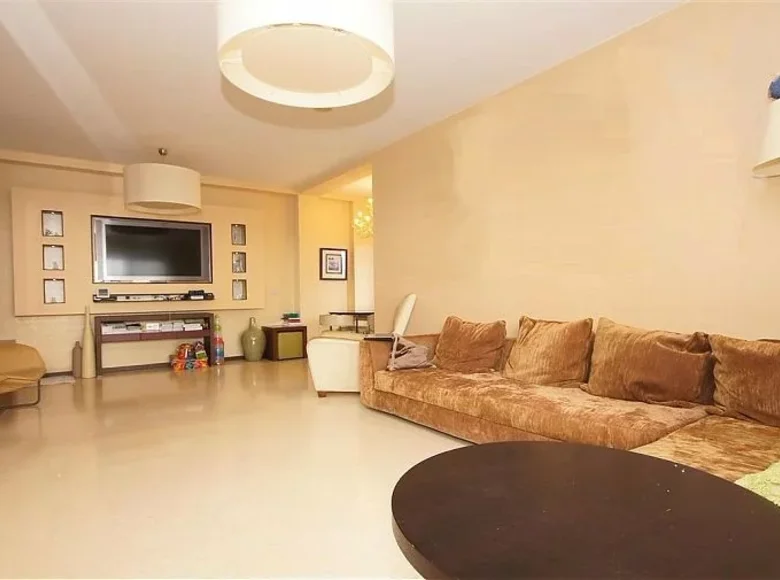 Wohnung 3 Schlafzimmer 300 m² Benahavis, Spanien