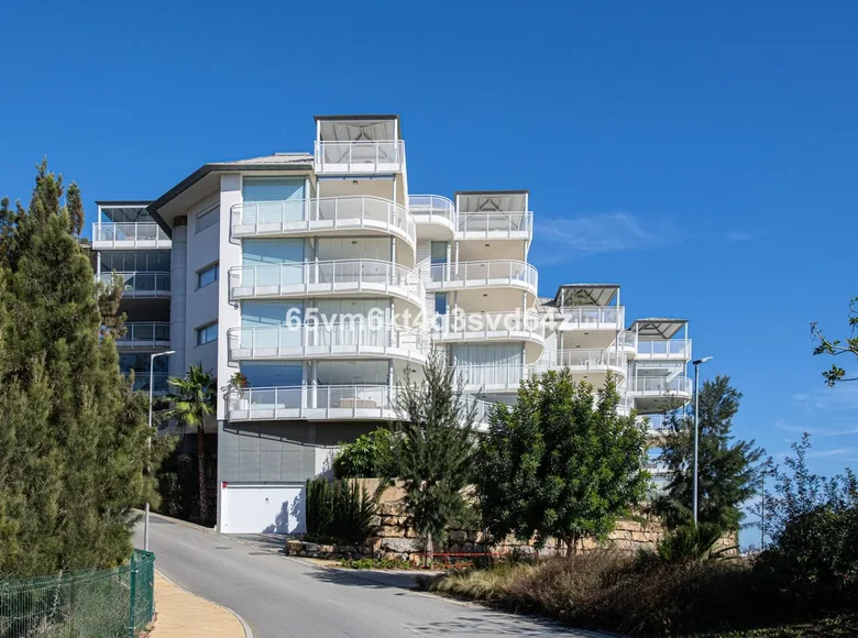 Mieszkanie 2 pokoi 104 m² Benalmadena, Hiszpania