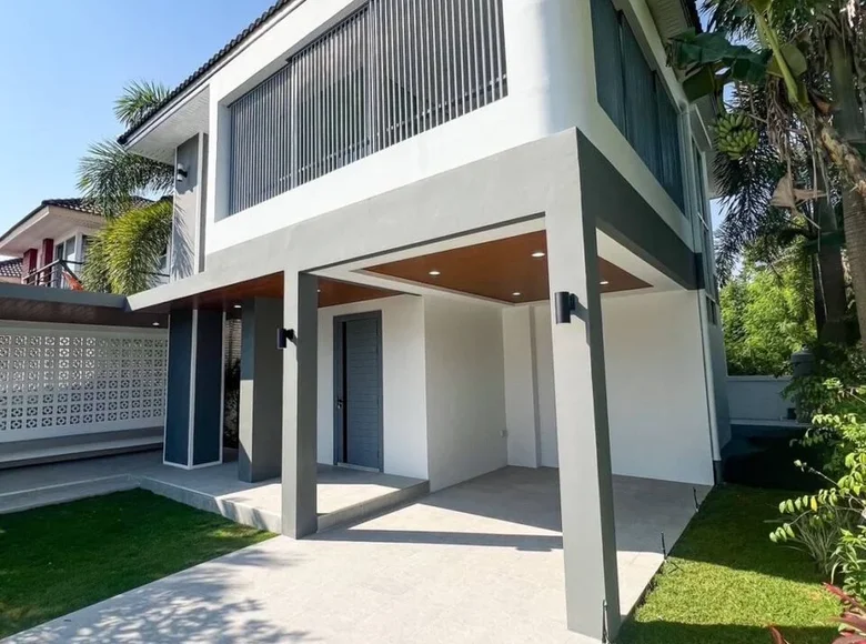 Villa de 4 dormitorios 245 m² Ban Bang Ku, Tailandia