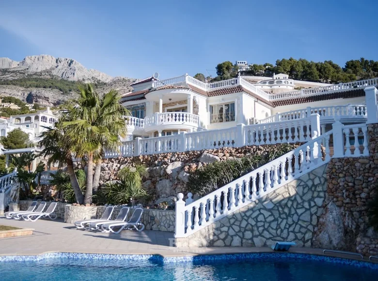 Villa 10 bedrooms 1 767 m² Altea, Spain